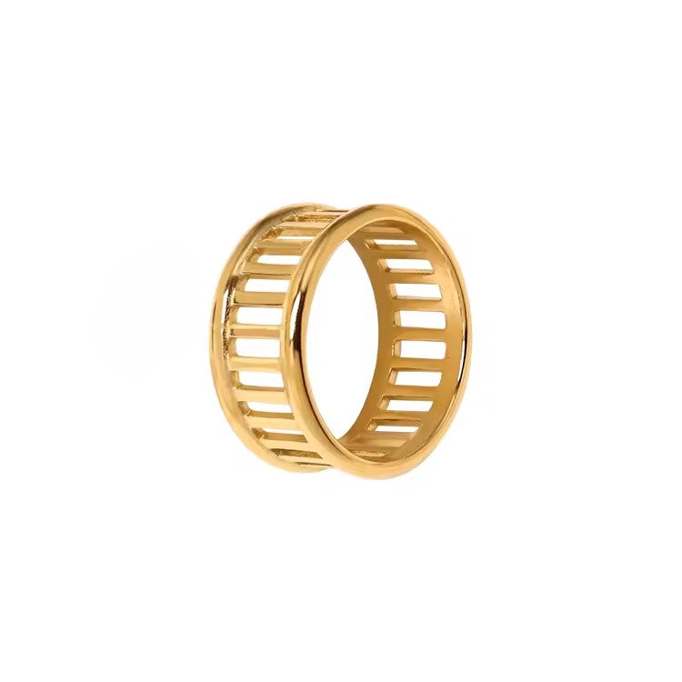 Slotted Daisy Gold Ring